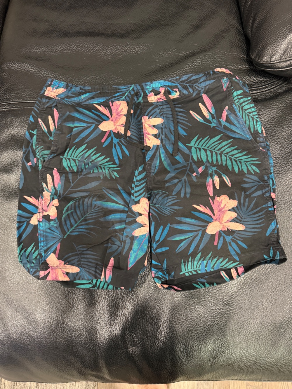Hollister Black Floral Tropical Print Shorts